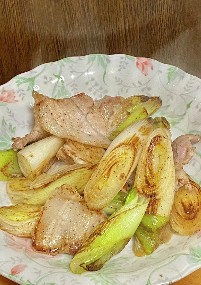 豚バラ肉と白ネギの塩胡椒炒め-レシピのメイン写真