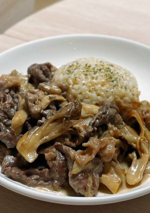 牛肉とキノコのストロガノフ風-レシピのメイン写真