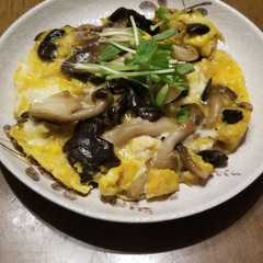 รูปของ キノコの卵とじ