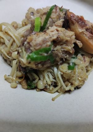 サバ缶とえのきのブラックペッパー炒め-レシピのメイン写真