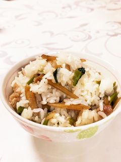 豚バラとごぼうの混ぜご飯、おにぎりにも-レシピのメイン写真