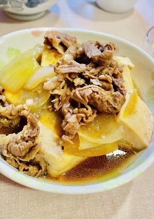 簡単♪ほっこり♡玉ねぎのシンプルな肉豆腐-レシピのメイン写真