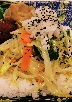 カット野菜もやしその他･カレー味黒ごま丼-レシピのメイン写真