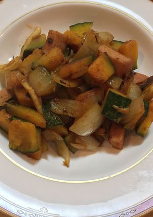 ブロックハムとかぼちゃのカレー粉炒め-レシピのメイン写真