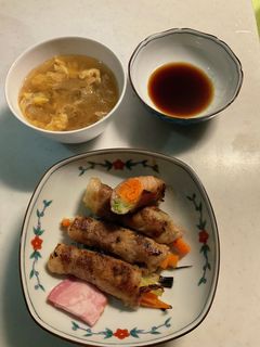 人参と長葱の肉巻き、レタスと卵のスープ-レシピのメイン写真