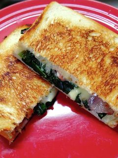 ほうれん草ベーコンのホットサンド-レシピのメイン写真