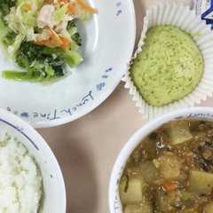 รูปของ 給食★水菜の蒸しパン