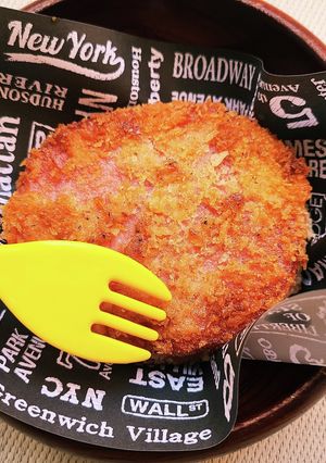 子供喜ぶ！ジャンボチーズハムカツステーキ-レシピのメイン写真