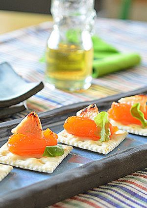 あんぽ柿（蜂屋柿）と焼いた酒粕のカナッペ-レシピのメイン写真