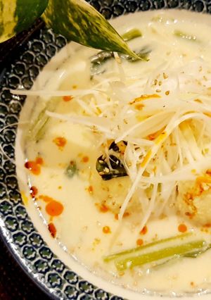 鶏だんごと豆乳のピリ辛スープ-レシピのメイン写真