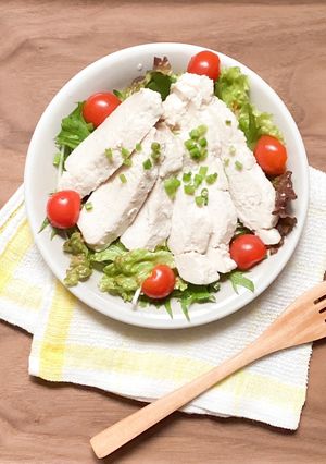 塩麹でうま味アップ！レンチン蒸し鶏-レシピのメイン写真
