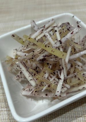 皮活用!だいこんとにんじんのゆかり和え-レシピのメイン写真