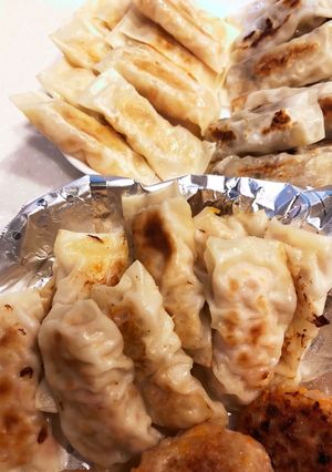 手づかみ食べにも☆焼売の皮で三色餃子-レシピのメイン写真