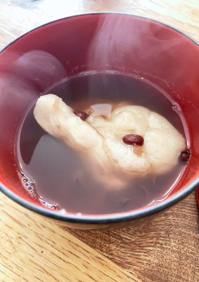 簡単　鏡餅をおしるこへ　あったまるー-レシピのメイン写真