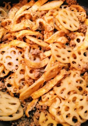 蓮根と豚挽き肉とあげの金平in塩麹-レシピのメイン写真