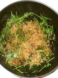 わかめ豆苗炒め♪簡単むくみに漢方薬膳-レシピのメイン写真
