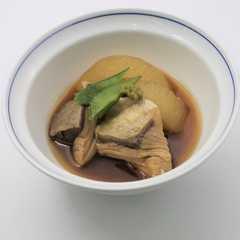 รูปของ ぶり大根～柚子胡椒添え