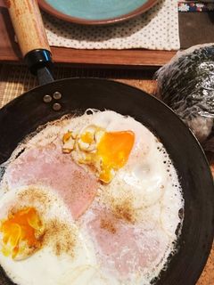 半熟卵のハムエッグが好きでぇす。-レシピのメイン写真