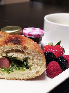 詰めて焼くフランスパンのホットサンド-レシピのメイン写真
