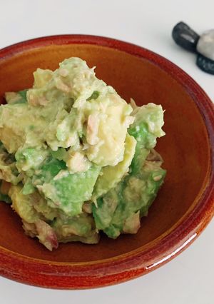 アボカドとツナのスパイシーポキ風サラダ-レシピのメイン写真