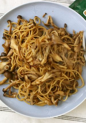 きのこたっぷり★ガリバタ醤油パスタ-レシピのメイン写真
