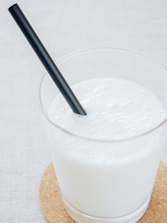 ヨーグルトと牛乳で簡単!黒酢ラッシー-レシピのメイン写真