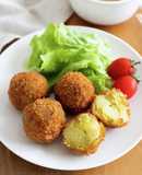ソース要らず☆カレーポテトコロッケ。
