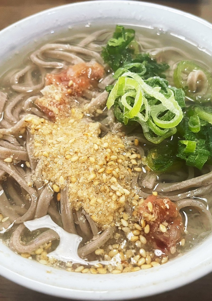 お出汁でさっぱり！梅と大根の蕎麦-レシピのメイン写真