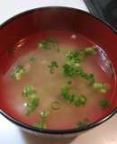 簡単！美味♪納豆と生姜のポカポカ梅スープ