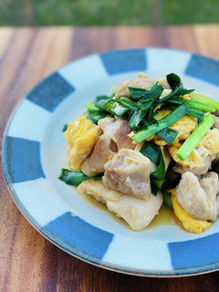 鶏肉とニラ玉のにんにくバター炒め。-レシピのメイン写真