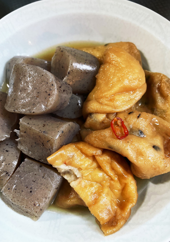黒板蒟蒻と色々がんもの煮物-レシピのメイン写真