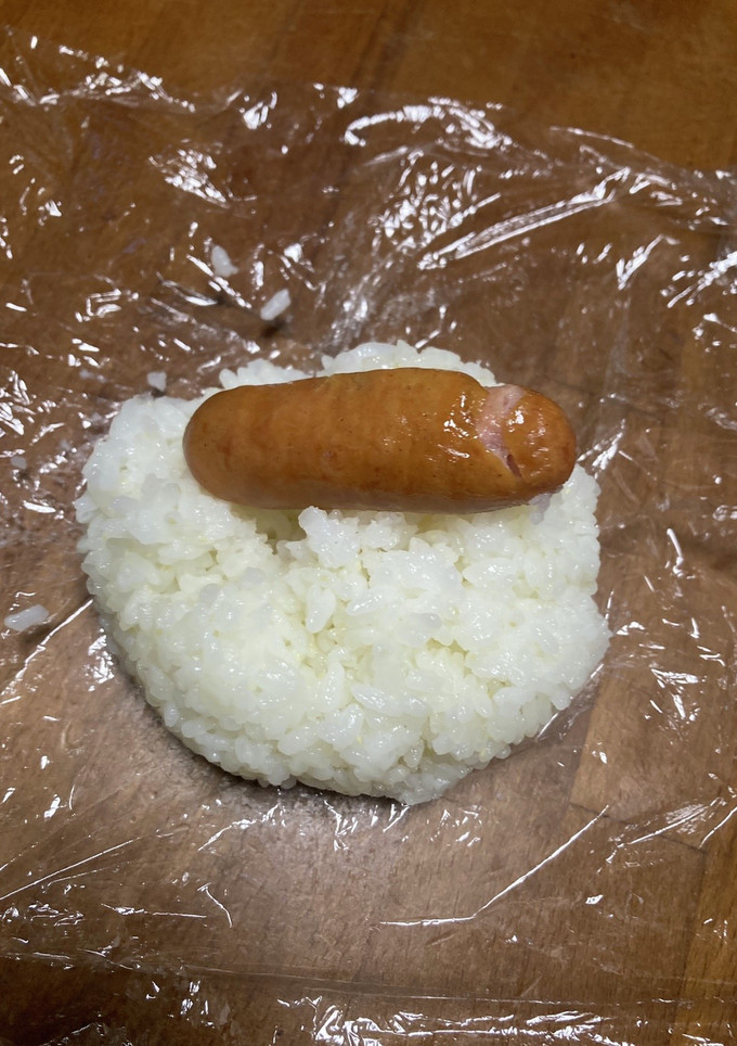 【簡単】限界ソーセージおにぎり-レシピのメイン写真