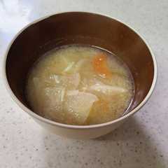 รูปของ 切り干し大根と根菜の味噌汁