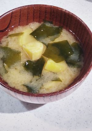 さつまいもとワカメのお味噌汁☆-レシピのメイン写真