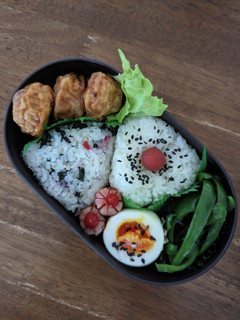 JK☆カリカリ梅のおにぎり弁当♪-レシピのメイン写真
