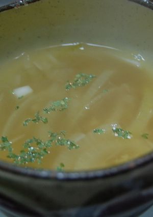 余りがちな三つの材料で☆オニオンスープ-レシピのメイン写真
