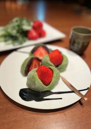 レンジで簡単！よもぎ大福　いちご大福-レシピのメイン写真