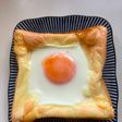 卵とスライスチーズのマヨ少な目トースト