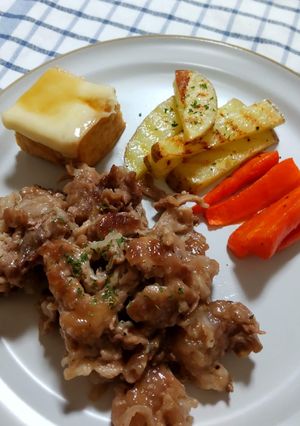 ステーキ味☆豚こま肉の玉ねぎドレ炒め-レシピのメイン写真