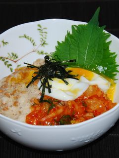 キムチと納豆の簡単ピリ辛ふわとろ丼♪-レシピのメイン写真