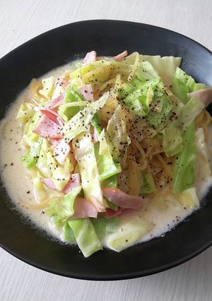 ハムとキャベツの味噌チーズクリームパスタ-レシピのメイン写真