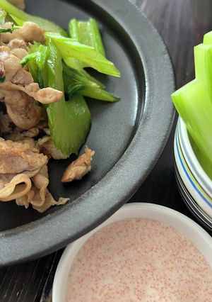 豚肉セロリの簡単塩炒め＆スティックサラダ-レシピのメイン写真