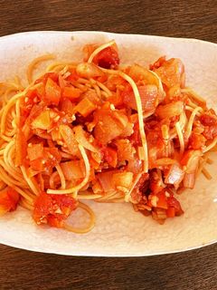 トマト缶と冷蔵庫にあるものでトマトパスタ-レシピのメイン写真