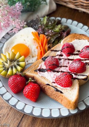 ハートのいちごとクリームチーズのトースト-レシピのメイン写真