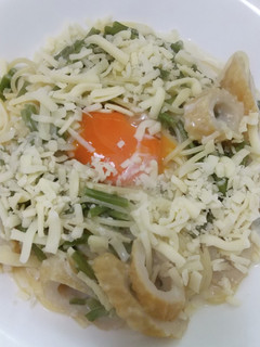 炒めてお皿でカルボナーラ-レシピのメイン写真