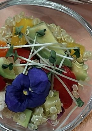 発酵食品は最高！ お花のキヌアサラダ-レシピのメイン写真