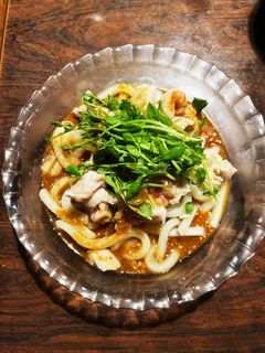 豆板醤味噌甘辛讃岐うどん☆鶏皮と豆苗添え-レシピのメイン写真