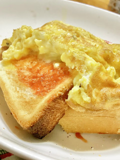 ふわとろ卵とパンで作るオムライス(パン)-レシピのメイン写真