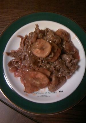 牛肉ケチャップ炒め（酢バナナチップ入り）-レシピのメイン写真