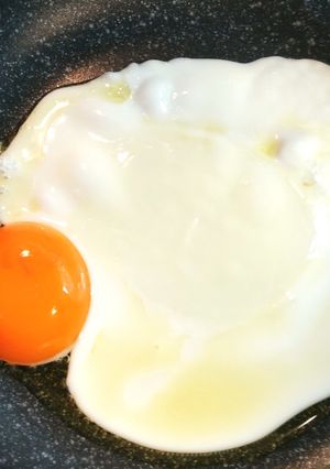黄身が良く焼ける　目玉焼き　「横目」-レシピのメイン写真